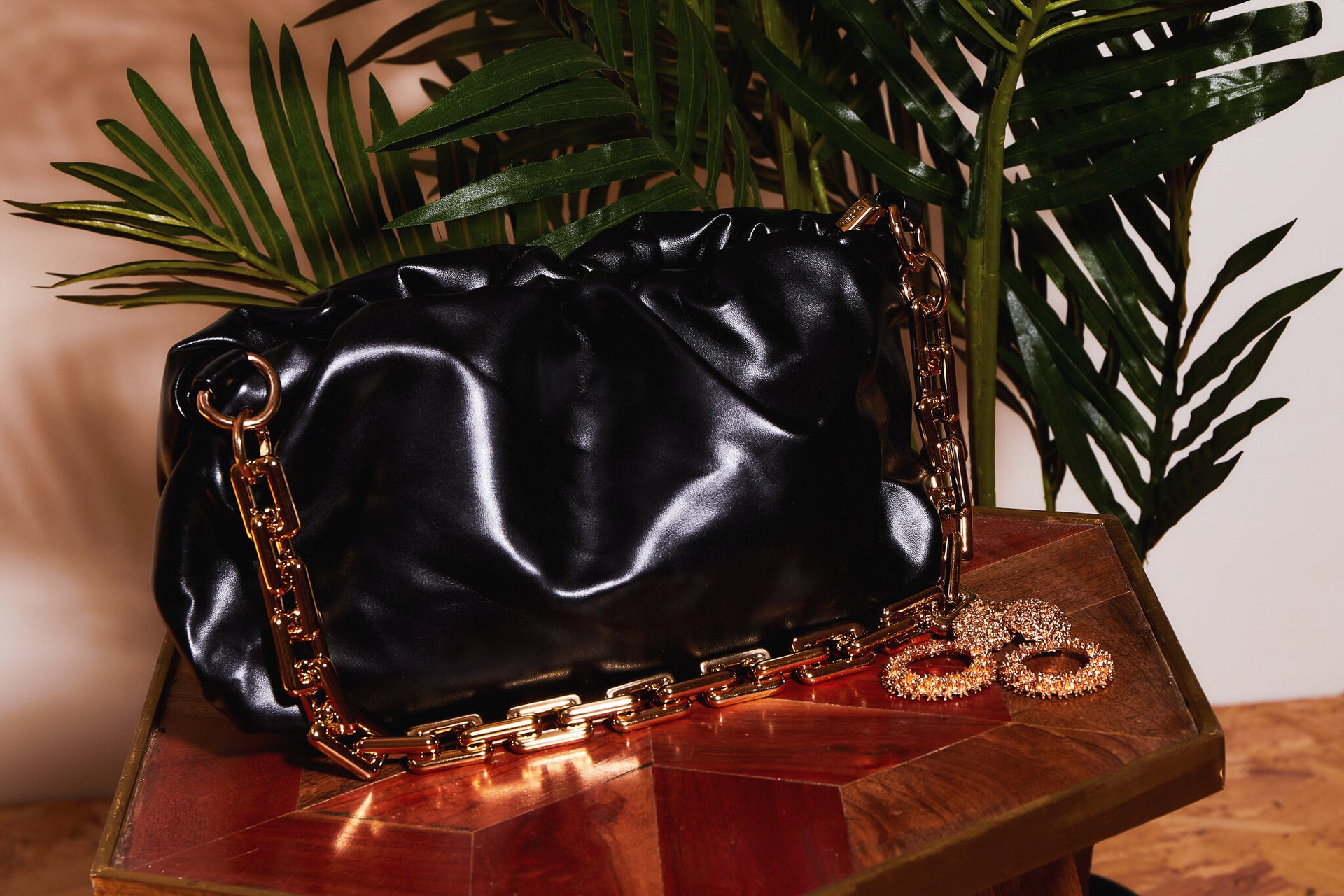Places To Be Dumpling Clutch Bag With Acrylic Chain - Black